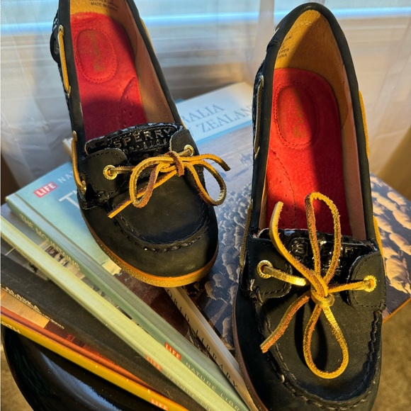 Sperry Topsiders 8.5 back with black leopard print design side - Picture 6 of 6